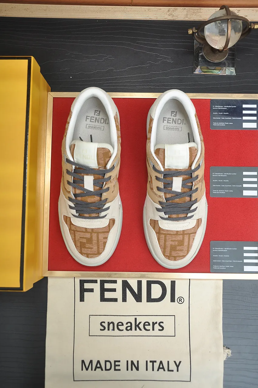 Men's shoes 💰600💶 [Fendi] The latest couple model 🔥 Many 💑 stars have the same style. FD match is a one-to-one replica of the original version. The first fendi match created by designer Kim Jones and Trainer basketball sneakers by Donkey. Material: Original silk leather. Lining: breathable mesh. Packaging: Original 1:1 matching high-end packaging. Size: Female 35-40 Male 38-44 (45 46. Custom-made (no return or exchange)